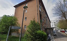 Spacious Apartment - Green & Peaceful